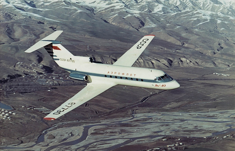 Як-40 в полете